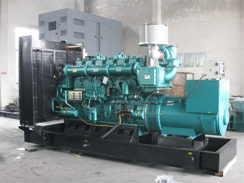 三水200KW 柴油发电机的油耗是多少？