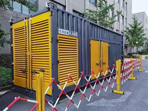 三水如何使用转速表检查发动机的转速？