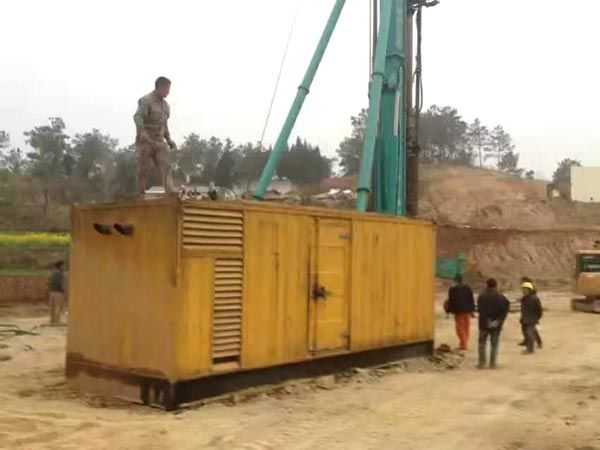 三水如何判断水冷式机油散热器密封件是否需要更换？